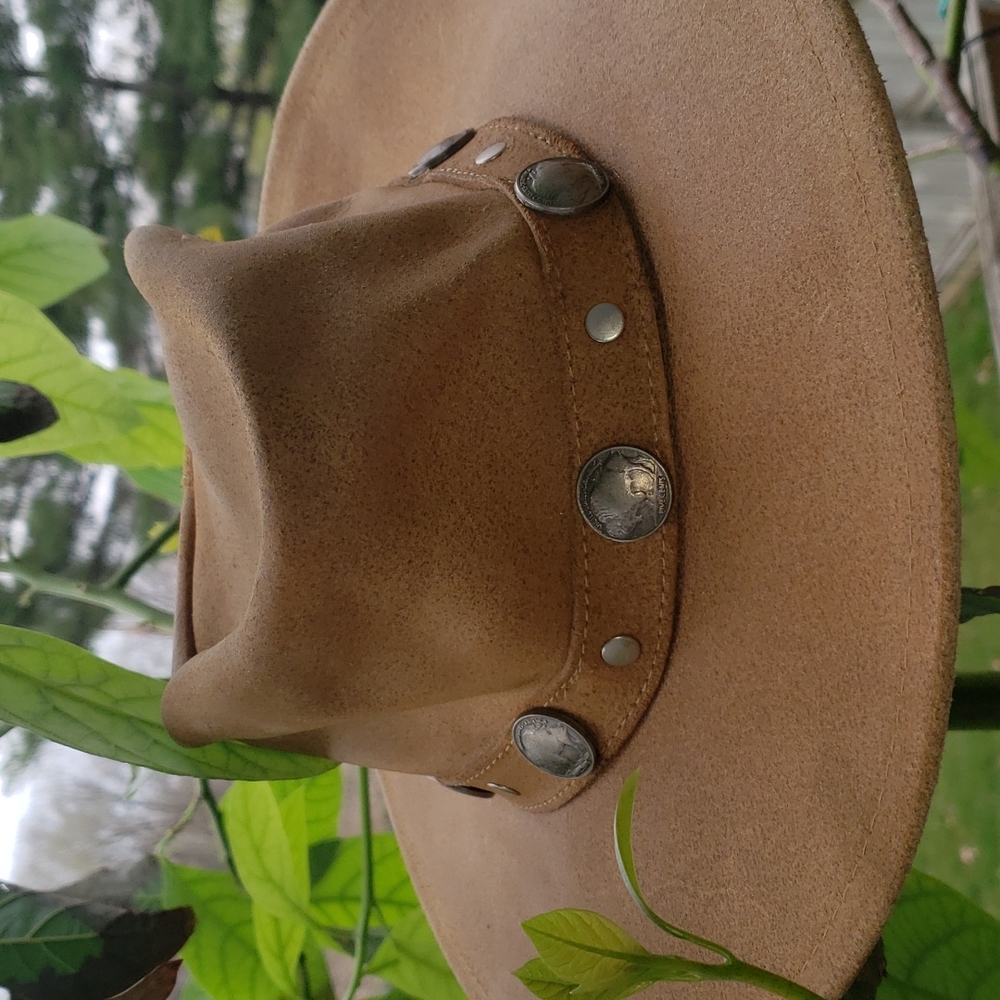 Minnetonka The Outback Leather Hat Buffalo Nickel Detail LightTan Small Nwt